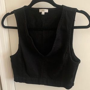 Aritzia - Wilfred Cropped Vest/Top